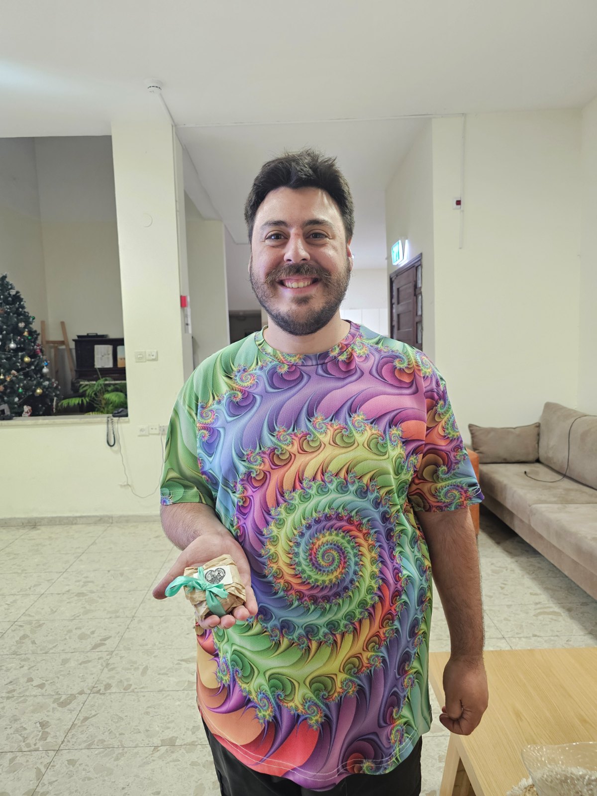 פנים של יובל